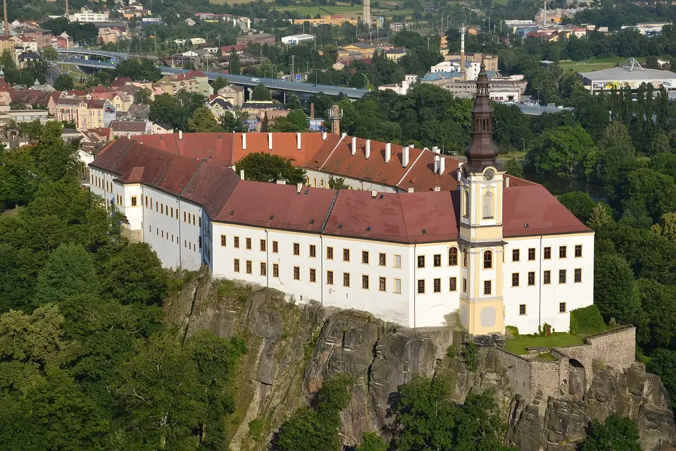 Schloss Děčín (Tetschen), von der Schäferwand gesehen