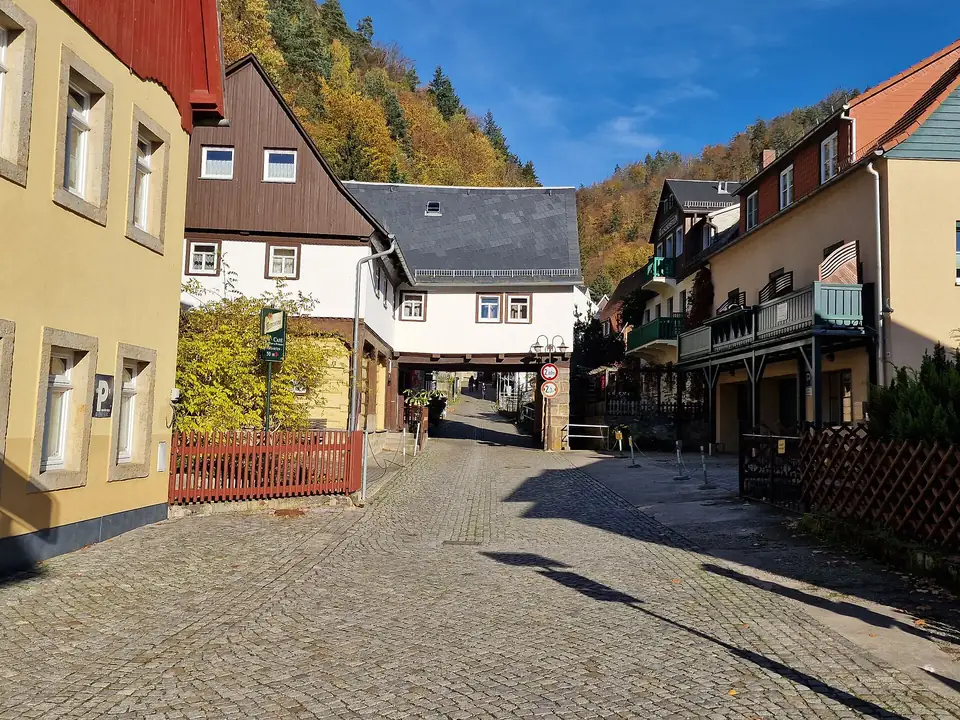 Straße im Grenzort Schmilka