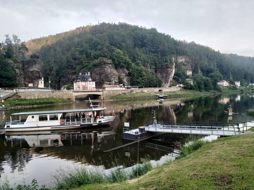 Veerpont Schöna – Hřensko aan de aanlegsteiger